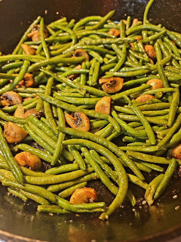 Sauteed Green Beans with Mushrooms