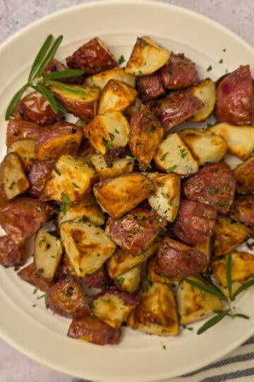 Easy Rosemary Roasted Potatoes