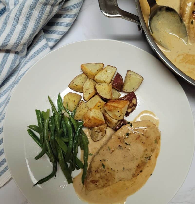 Chicken in a White Wince Cream Sauce