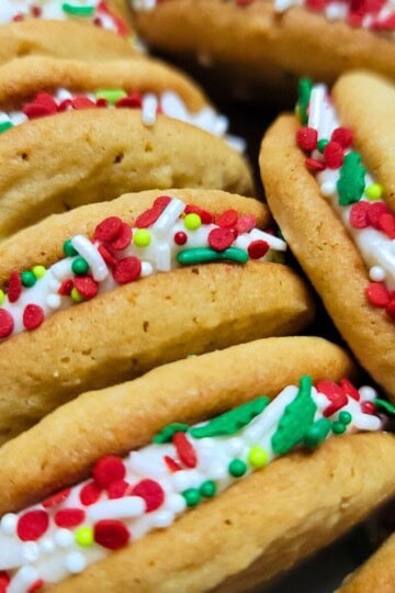 Christmas Sandwich Cookies