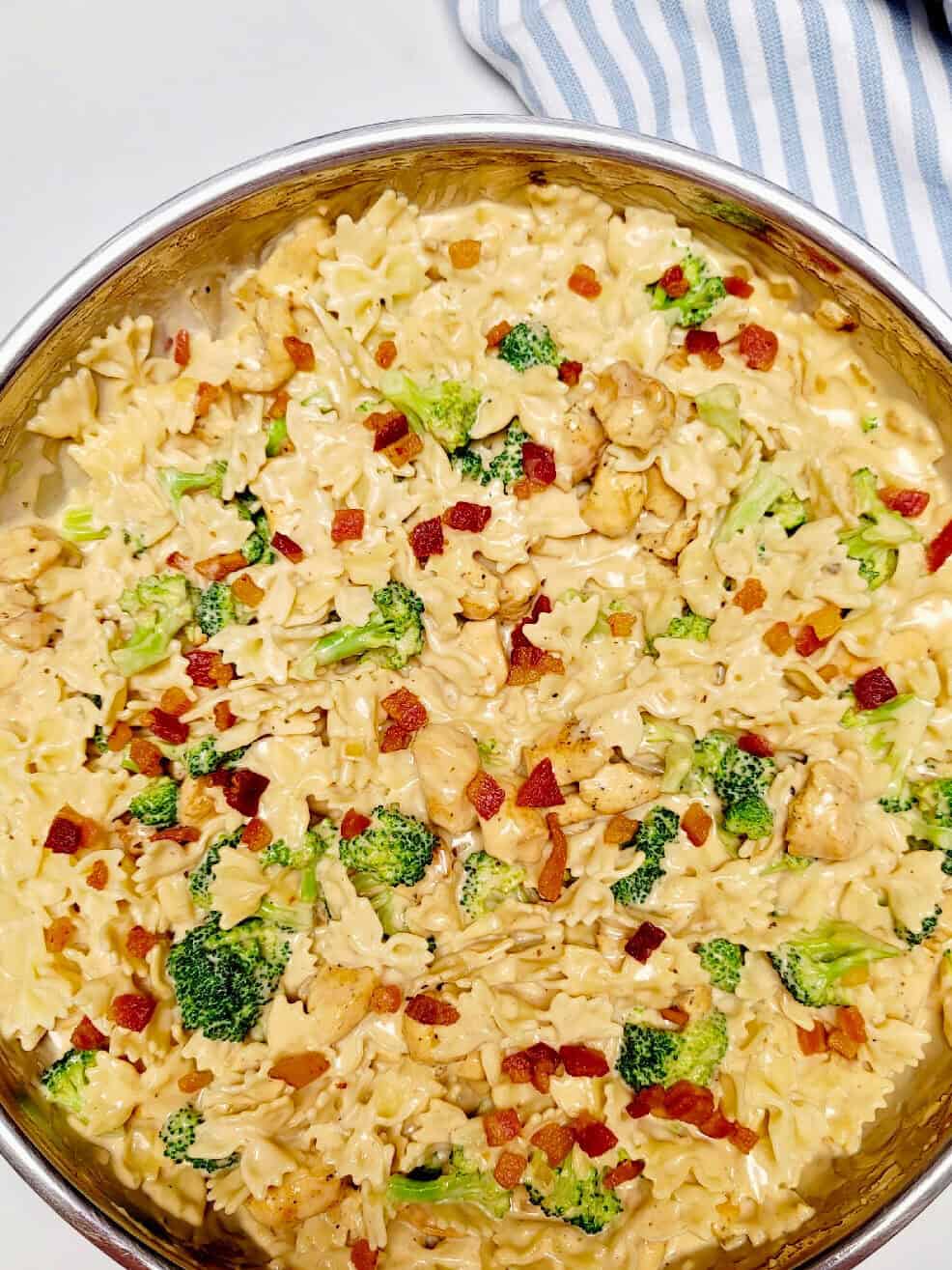 Creamy Chicken and Broccoli Pasta