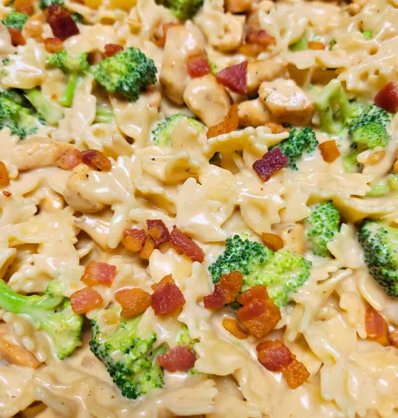 Creamy Chicken and Broccoli Pasta