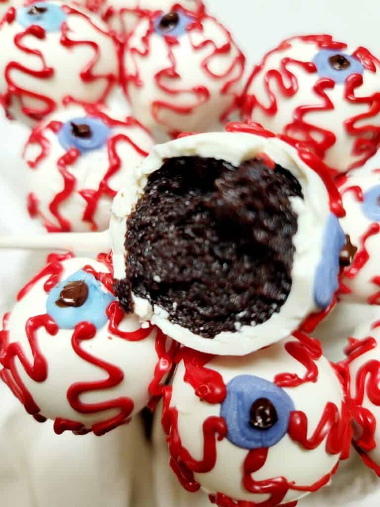 Eyeball Cake Pop