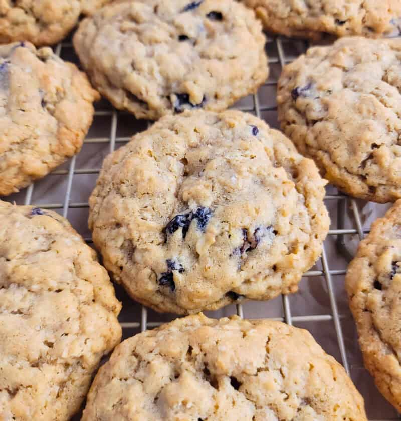 Soft Oatmeal Cookies